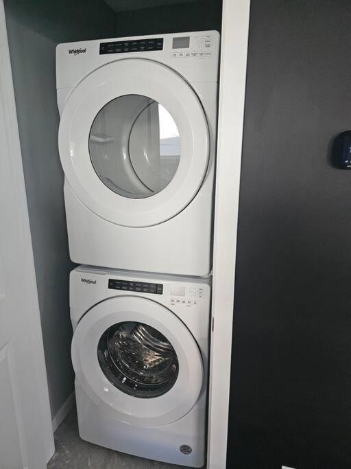 Calm And Cozy 1 Bedroom * Calgary